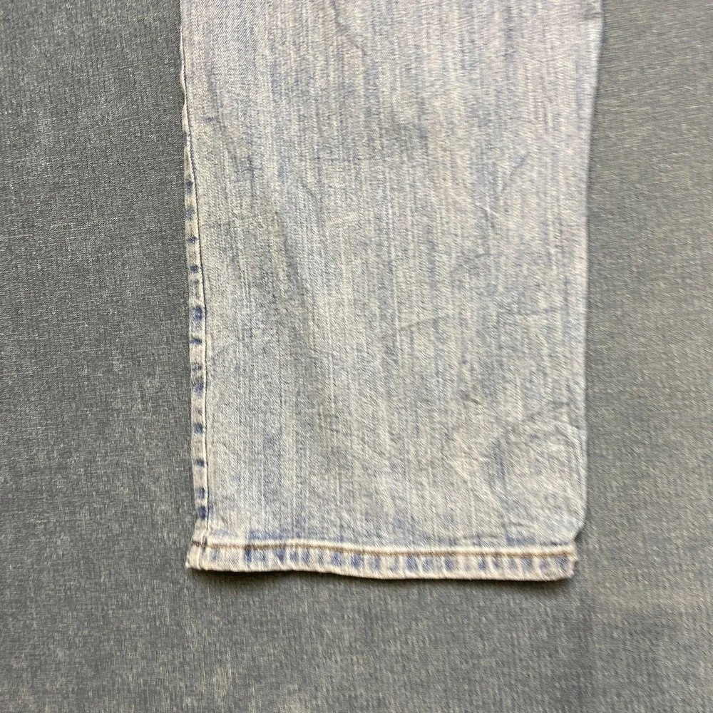 Wrangler Jeans Men 42x30 Blue Denim Low Rise Light Wash Relaxed Fit Straight Leg